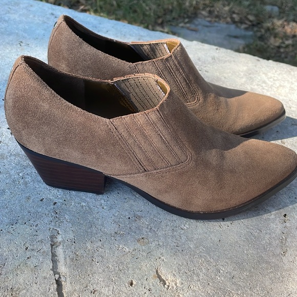 Marc Fisher Loori Ankle Boot, Like New - Picture 5 of 9